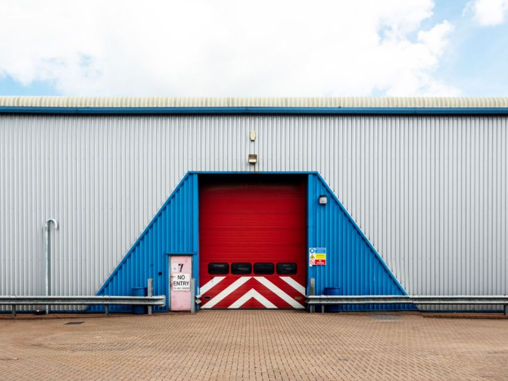 Industrial to let in Unit 3 Coward Industrial Estate, St Johns Road, Chadwell St Mary, Grays RM16, £49,126 pa