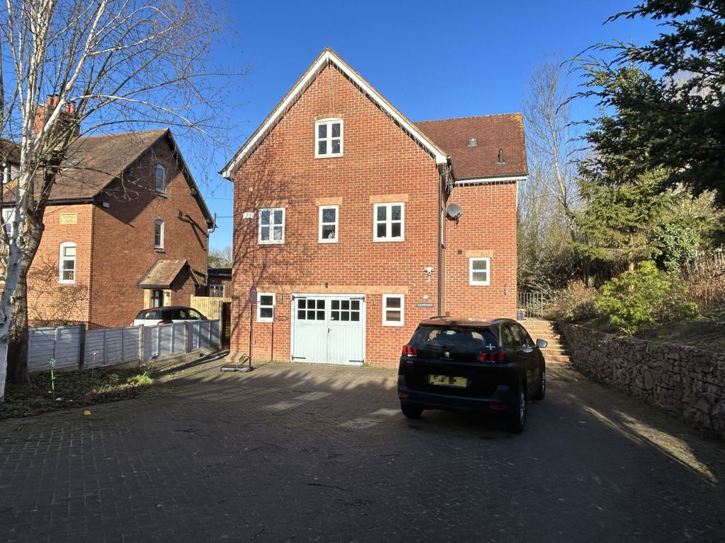 4 bed detached house for sale in Cotswold Gardens, Tewkesbury, Gloucestershire GL20, £525,000
