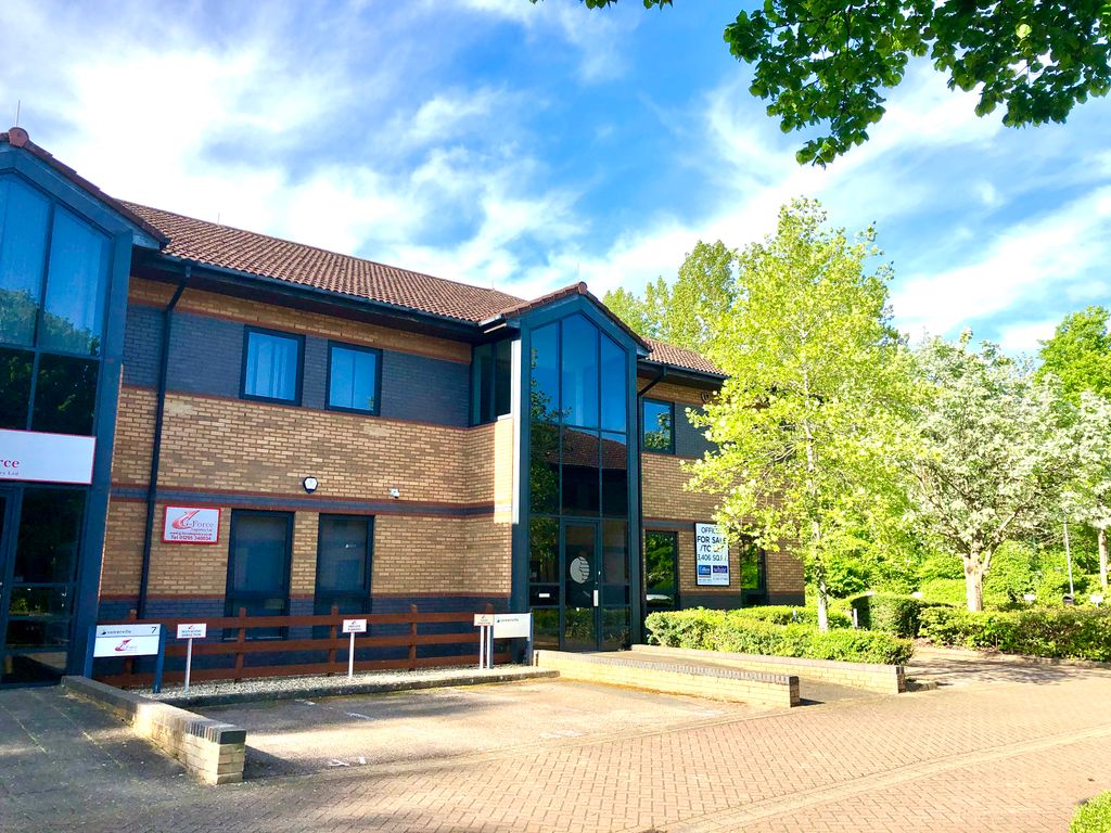 Office to let in Unit 8 Somerville Court, Banbury Business Park, Adderbury, Banbury OX17, £6,150 pa