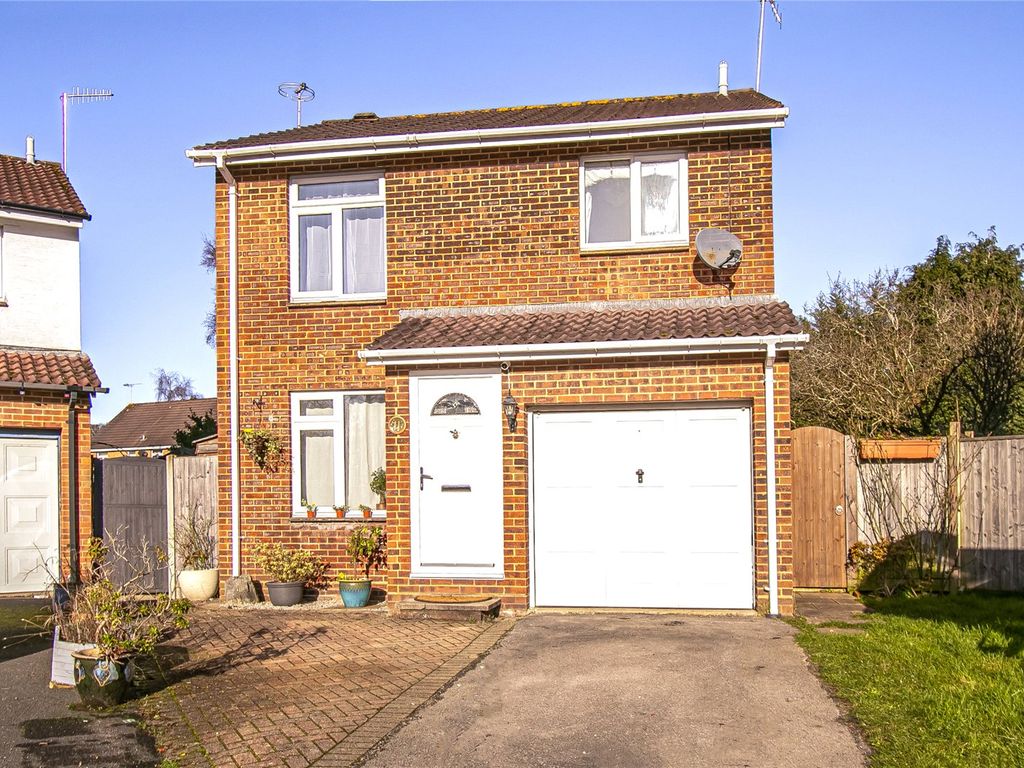 4 bed detached house for sale in Nightjar Close, Creekmoor, Poole, Dorset BH17, £405,000