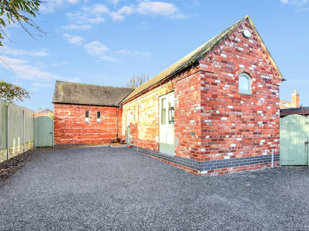 2 bed detached bungalow for sale in Black Horse Hill, Appleby Magna, Swadlincote DE12, £359,500