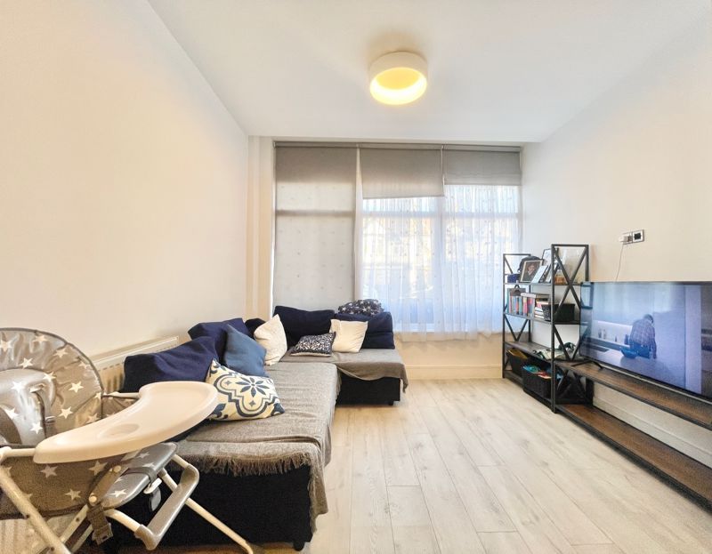 2 bed flat for sale in For Sale, Two Bedroom Flat, Lea Bridge Road, London E10, £375,000