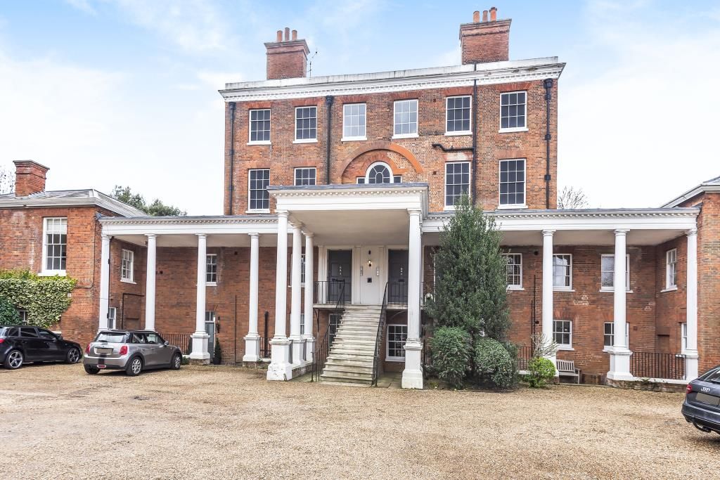 2 bed flat for sale in Maidenhead, Berkshire SL6, £475,000