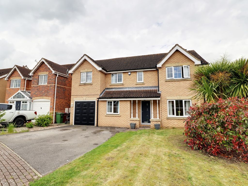 5 bed detached house for sale in Bracon Close, Belton, Doncaster DN9, £359,950