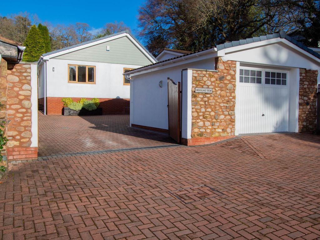 3 bed bungalow for sale in West Hill Road, West Hill, Ottery St. Mary EX11, £615,000
