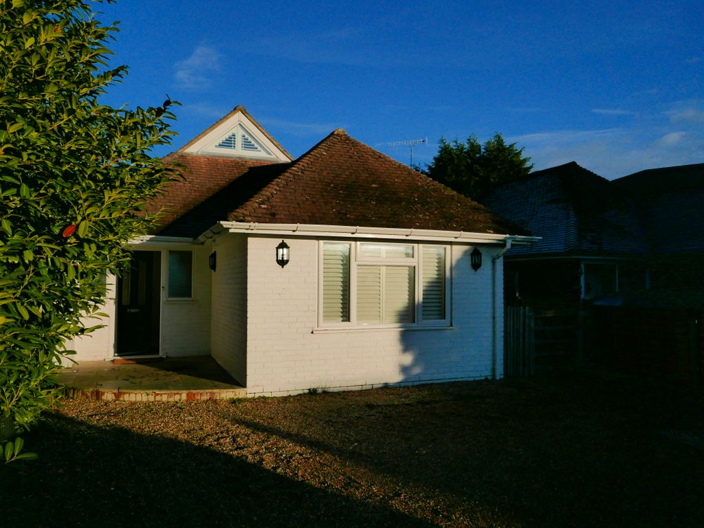 5 bed detached bungalow for sale in Reigate Road, Horley RH6, £635,000