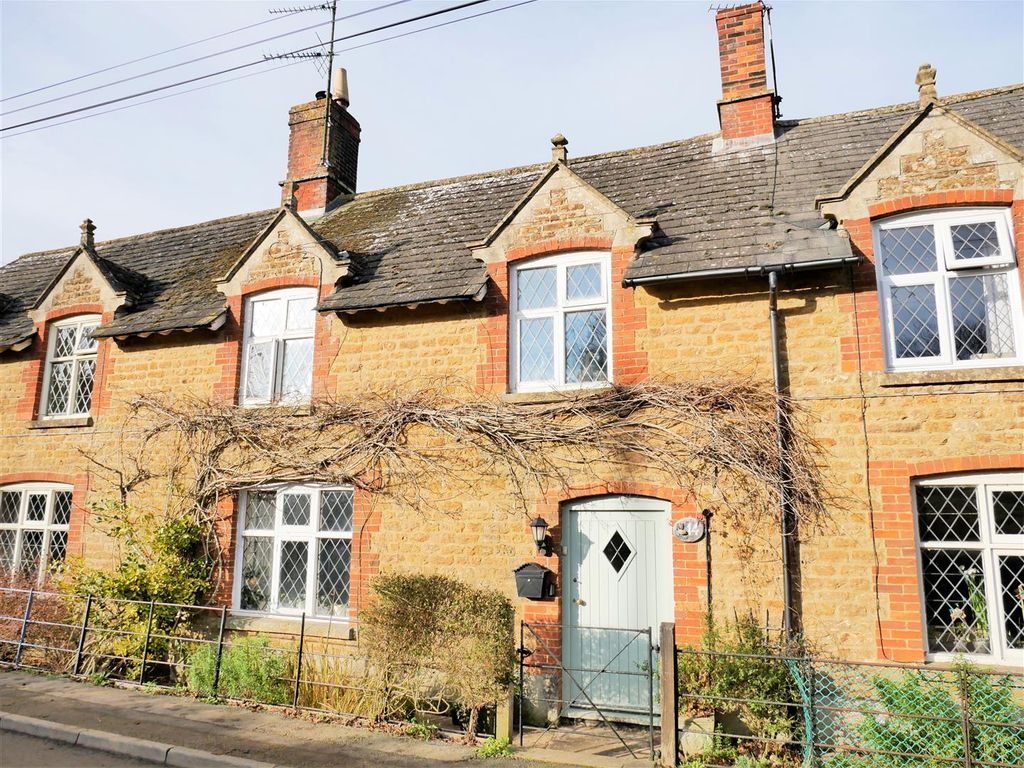 3 bed terraced house for sale in Bremhill, Calne SN11, £330,000