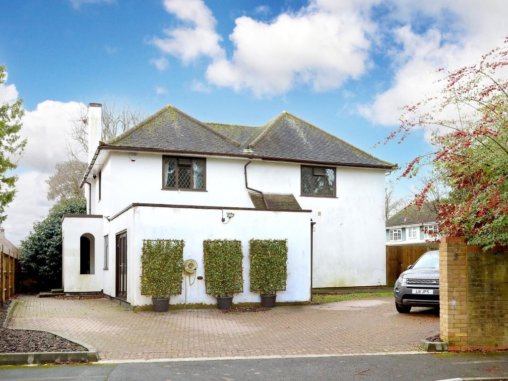 4 bed detached house for sale in Freemans Close, Stoke Poges, Slough SL2, £865,000