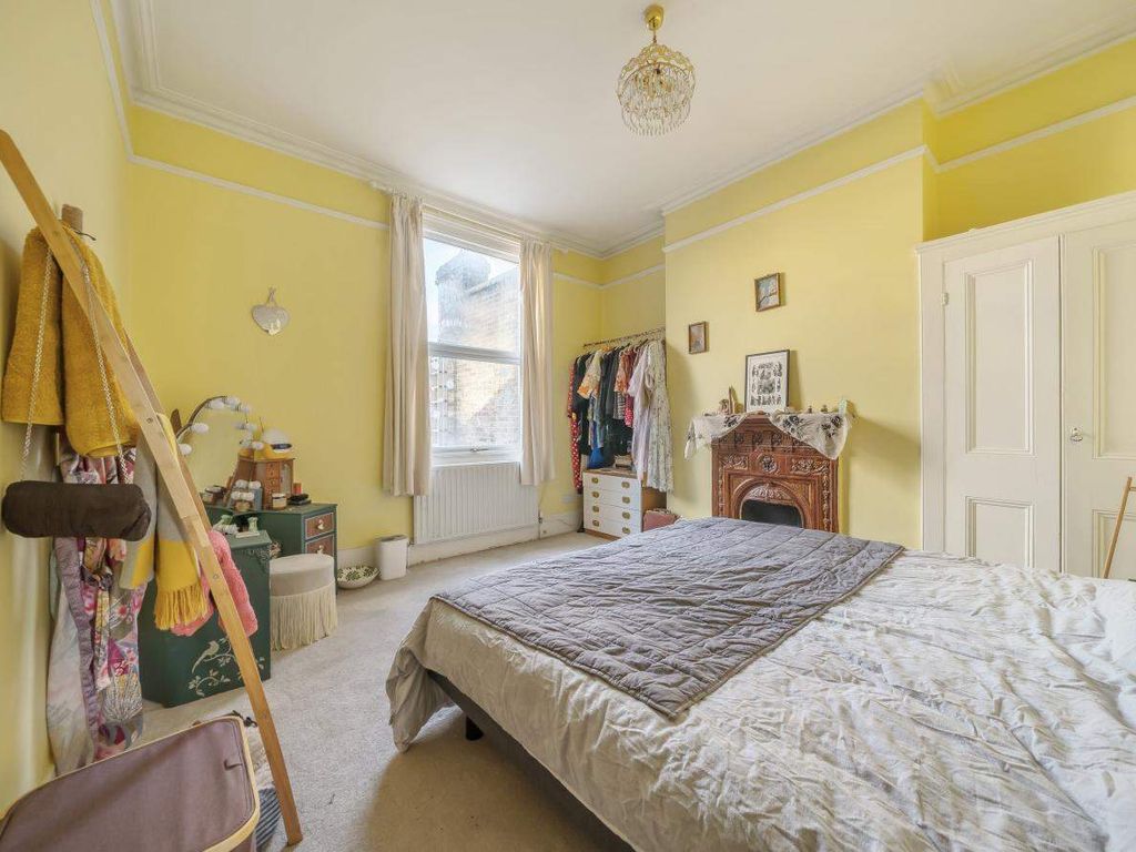 6 bed terraced house for sale in Frithville Gardens, London W12, £1,300,000