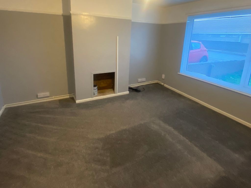 2 bed flat to rent in Meadow Street, North Cornelly, Bridgend CF33, £725 pcm