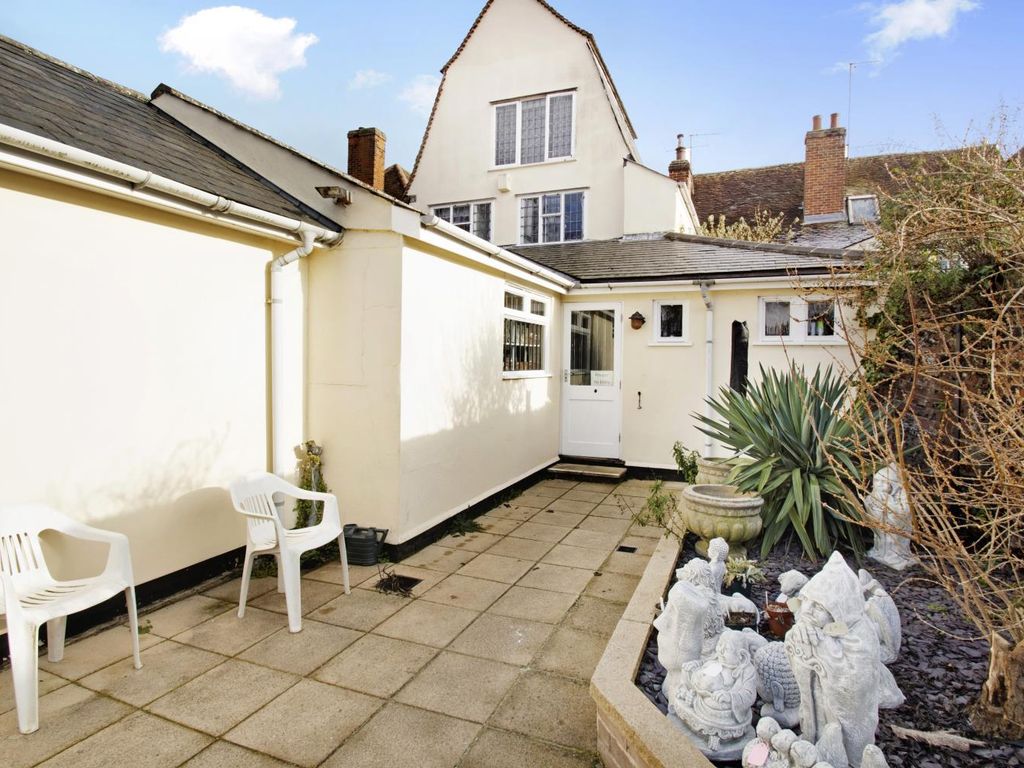 3 bed flat to rent in Lavenham, Sudbury, Suffolk CO10, £975 pcm