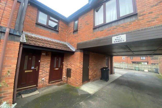 2 bed flat to rent in Schofield Avenue, Blackpool FY3, £650 pcm