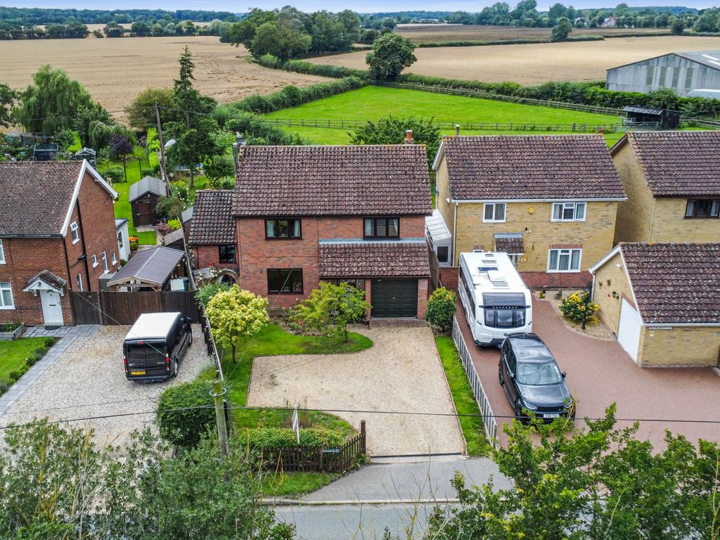 4 bed detached house for sale in Gosbeck, Ipswich, Suffolk IP6, £425,000