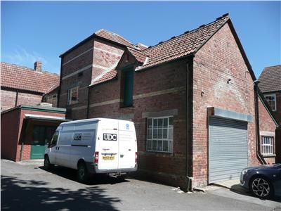 Commercial property to let in Bath Road Business Centre, Bath Road, Devizes, Wiltshire SN10, Non quoting