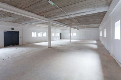 Light industrial to let in Bakers House, Jews Lane, Twerton, Bath, Somerset BA2, Non quoting