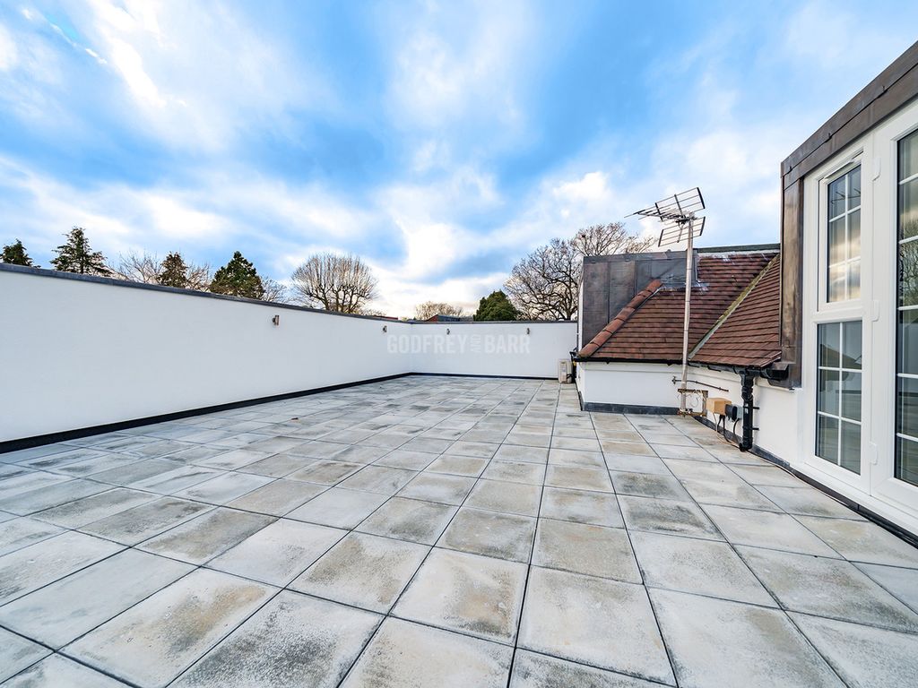 3 bed flat for sale in Holders Hill Road, London NW4, £1,200,000