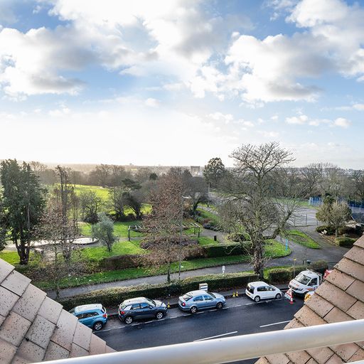 3 bed flat for sale in Highview House, Queens Road, London NW4, £1,190,000