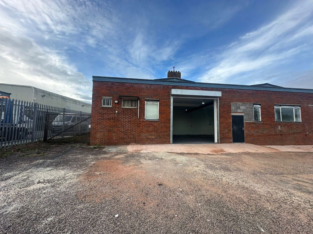 Warehouse to let in Blackdown Business Park, Wellington, Somerset TA21, £14,700 pa