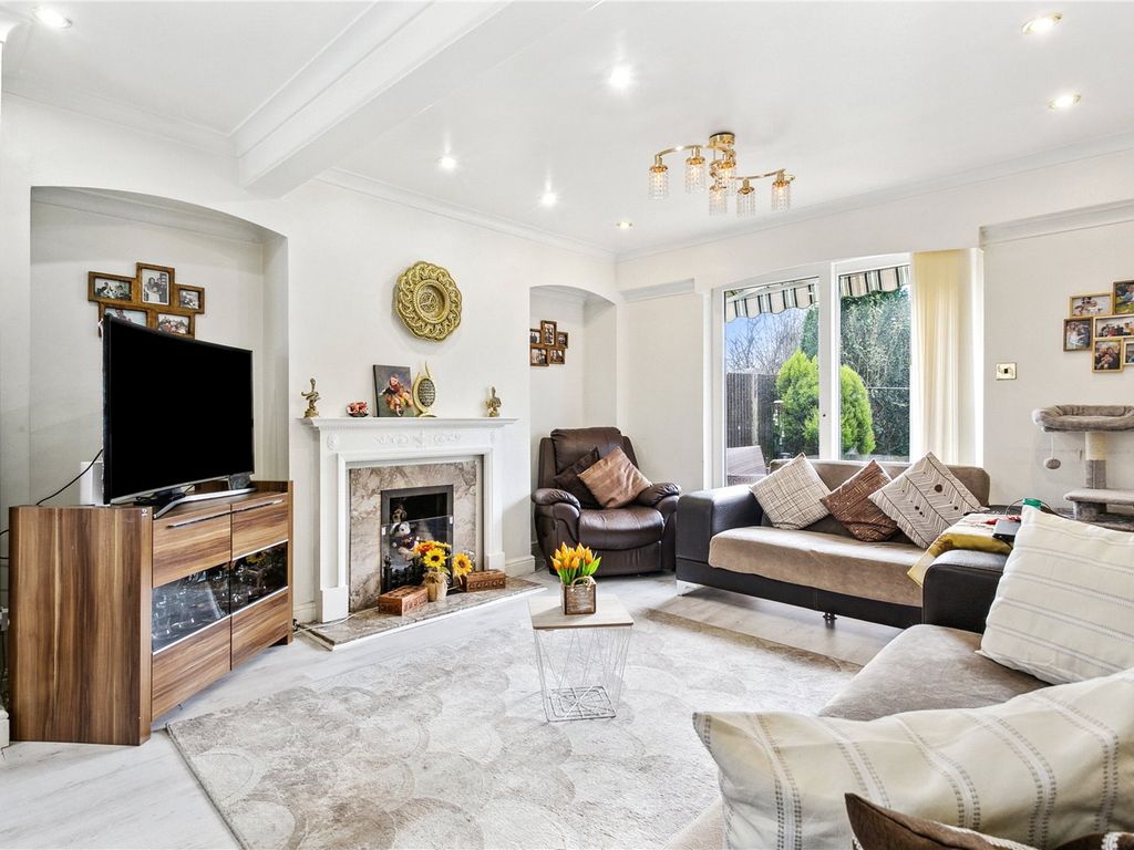 3 bed end terrace house for sale in Barnes Avenue, Barnes, London SW13, £950,000