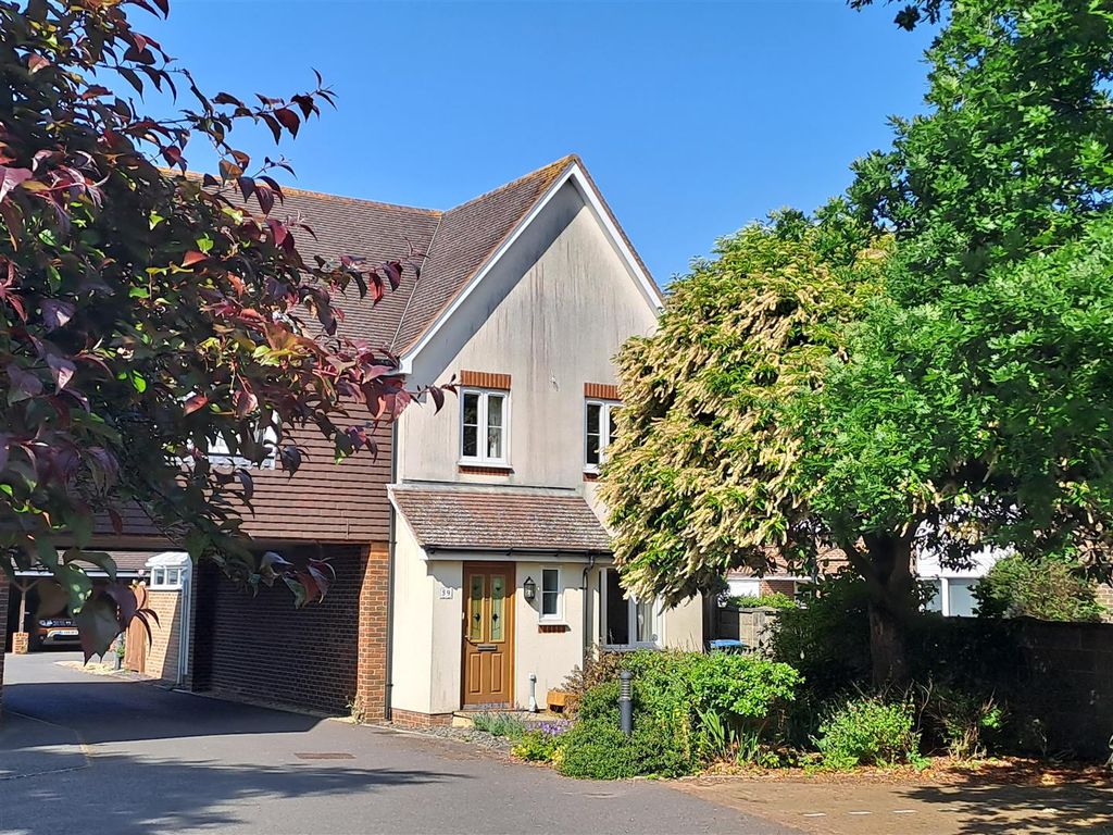 3 bed link-detached house for sale in Woodlands Avenue, Rustington, Littlehampton BN16, £365,000