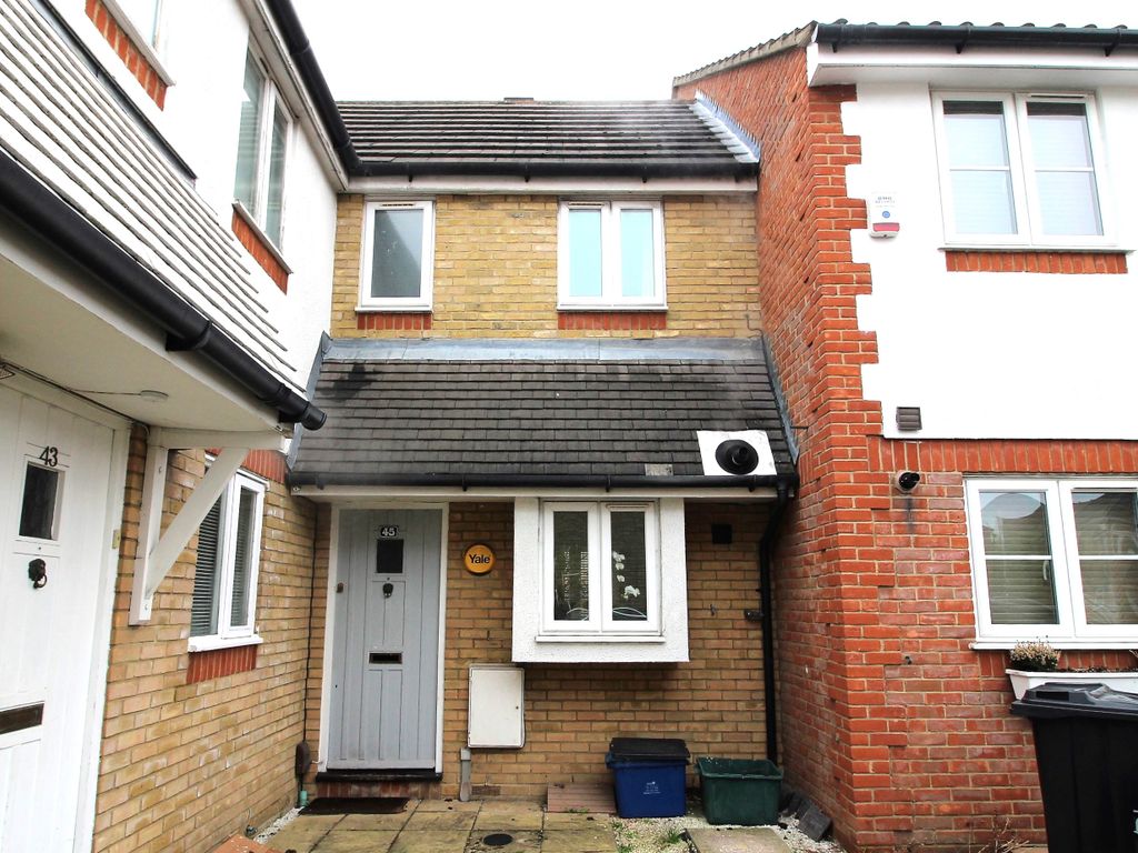 2 bed end terrace house for sale in Heathfield Park Drive, Chadwell Heath, Romford RM6, £340,000