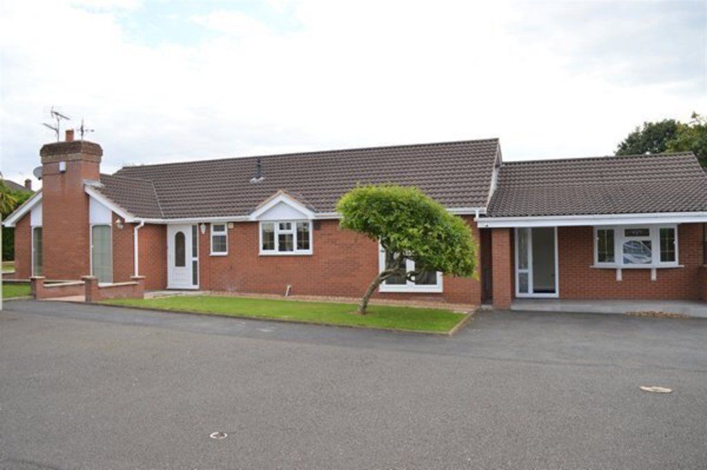 4 bed detached bungalow for sale in Niwas Bungalow, Springfield Park, Shrewsbury Road, Market Drayton TF9, £470,000