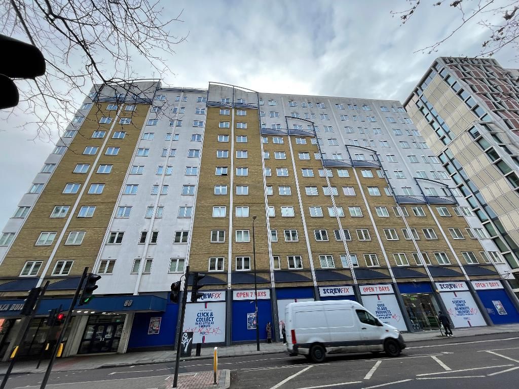 2 bed flat for sale in Commercial Road, Algate, London E1, £399,950