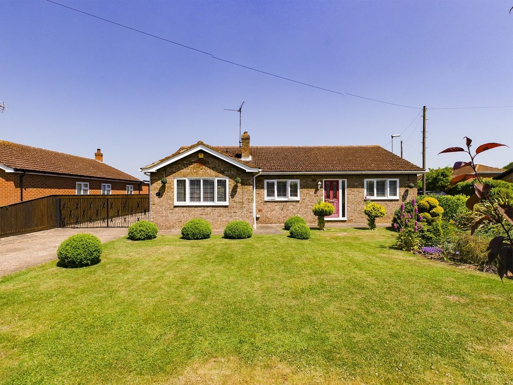 3 bed detached bungalow for sale in High Road, Gorefield, Wisbech PE13, £385,000