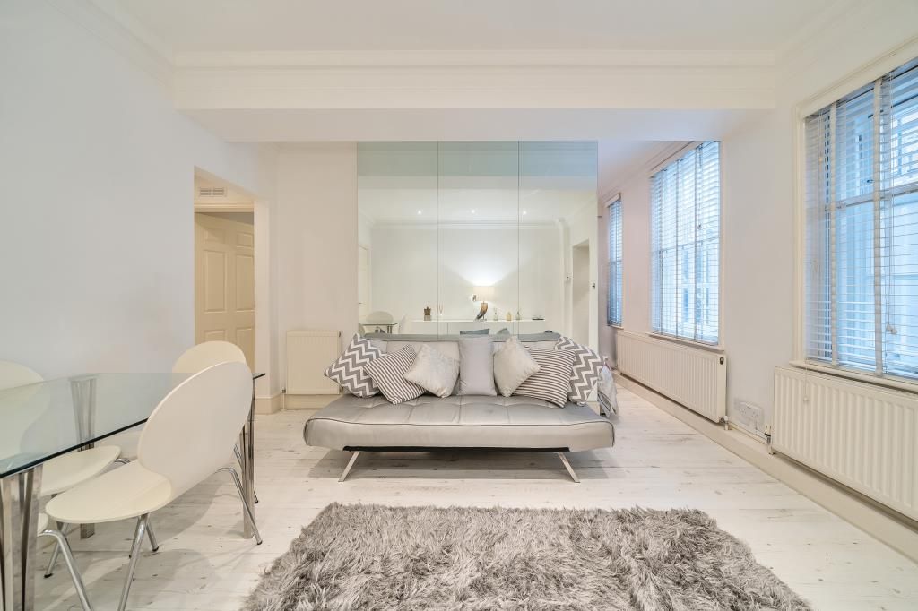 1 bed maisonette for sale in Draycott Place, London SW3, £475,000