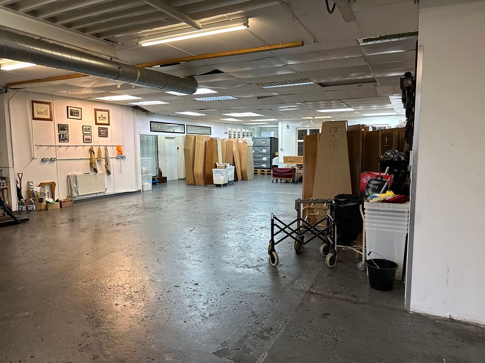 Warehouse to let in Station Close, Potters Bar EN6, £48,000 pa