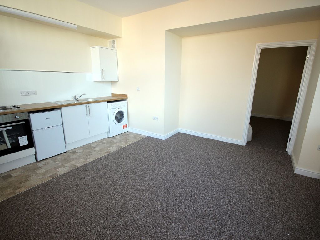 1 bed maisonette to rent in Broad Green, Wellingborough, Northamptonshire. NN8, £750 pcm