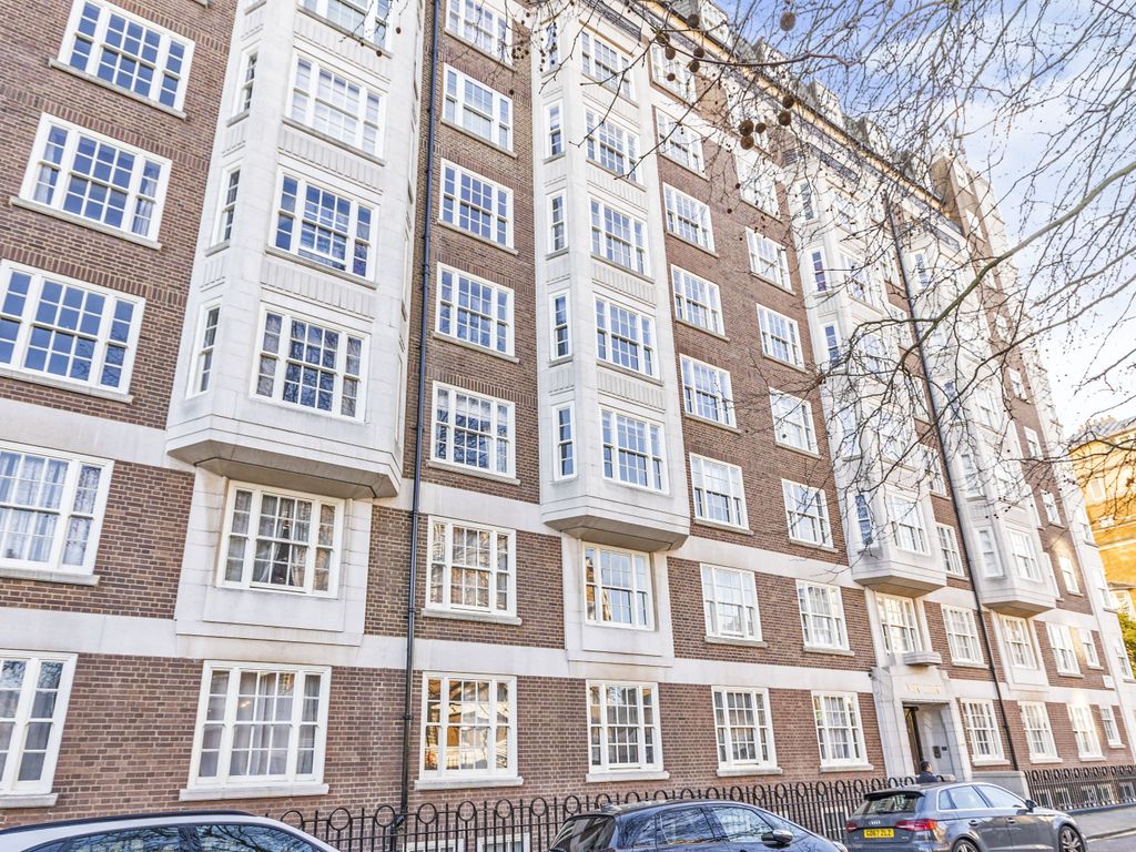 1 bed flat for sale in Gloucester Place, Regent