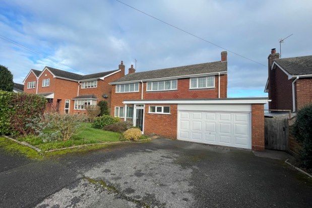 3 bed detached house to rent in Gaialands Crescent, Lichfield WS13, £1,650 pcm