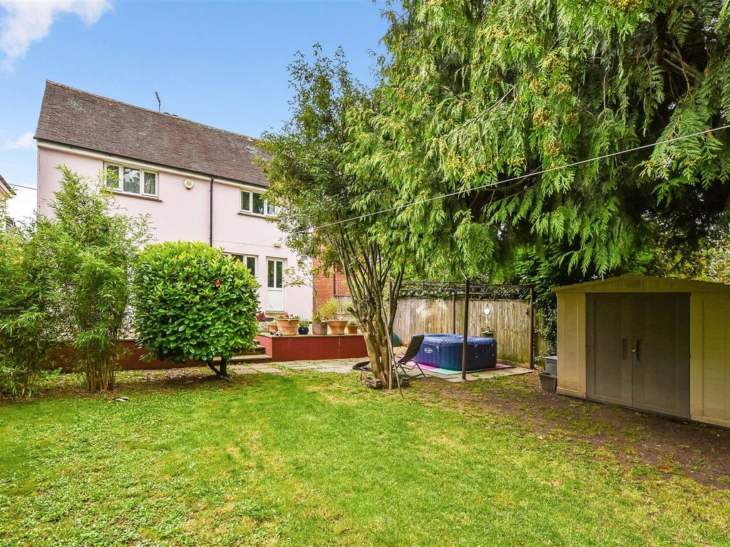 3 bed detached house for sale in Anton Road, Andover SP10, £579,950