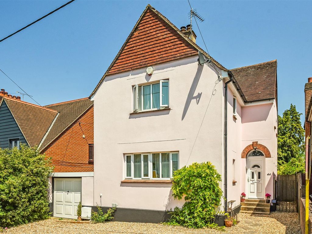 3 bed detached house for sale in Anton Road, Andover SP10, £579,950