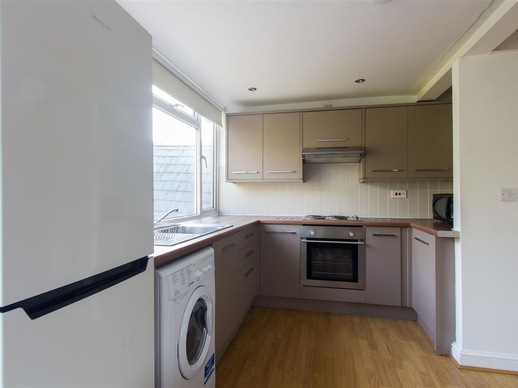 2 bed flat to rent in Ninian Road, Roath, Cardiff CF23, £1,150 pcm
