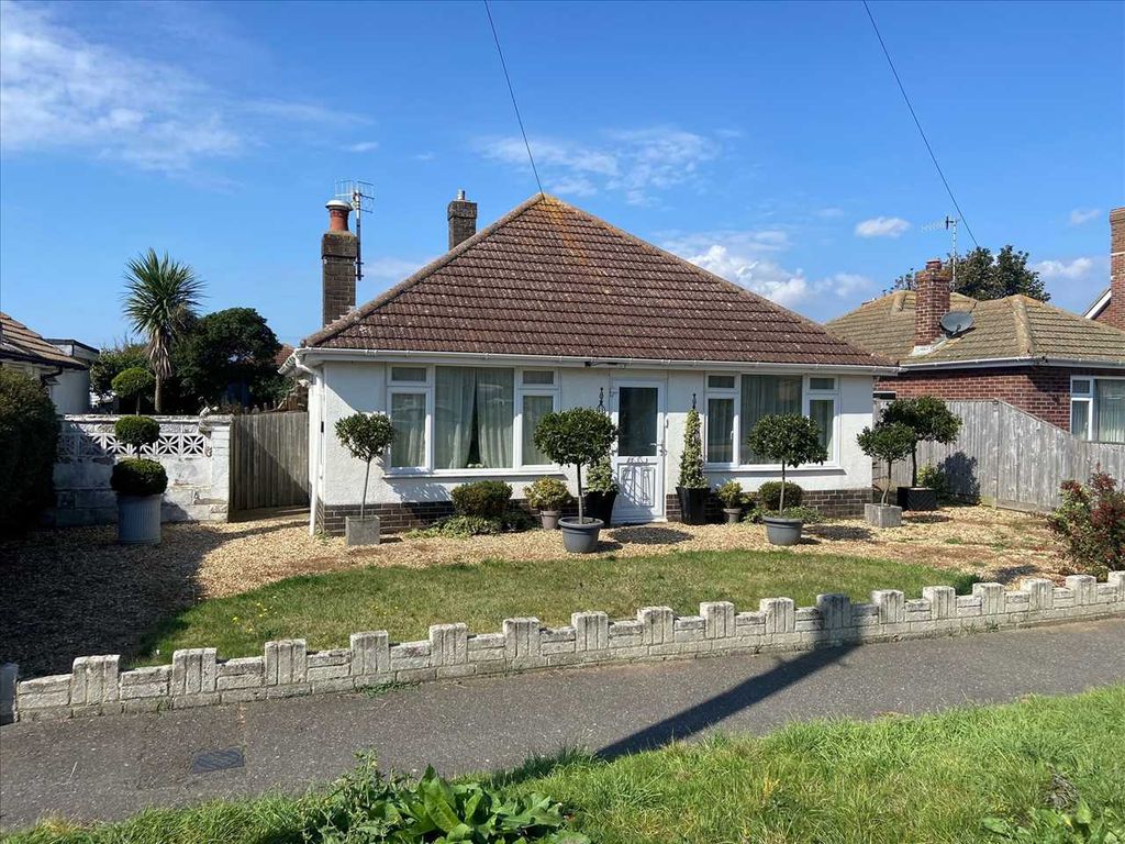 2 bed detached bungalow for sale in Sunview Avenue, Peacehaven, Peacehaven BN10, £365,000