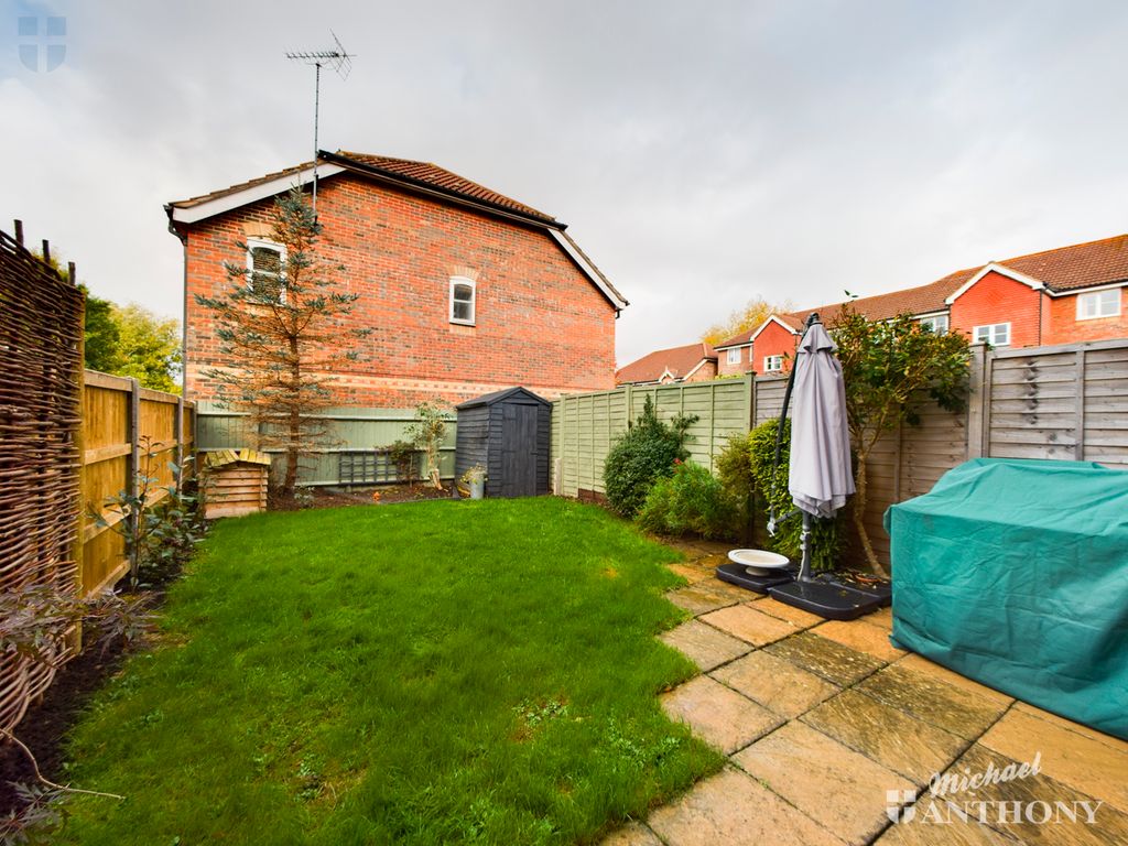 4 bed town house for sale in Whitehead Way, Aylesbury HP21, £435,000