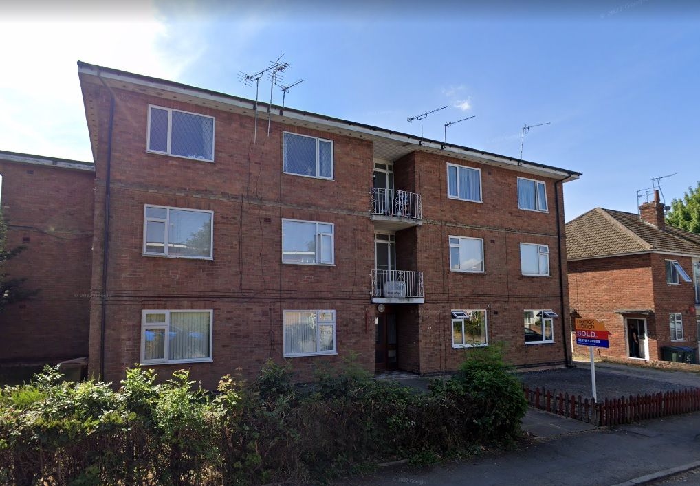 2 bed flat to rent in Sunbury Road, Willenhall, Coventry CV3, £750 pcm