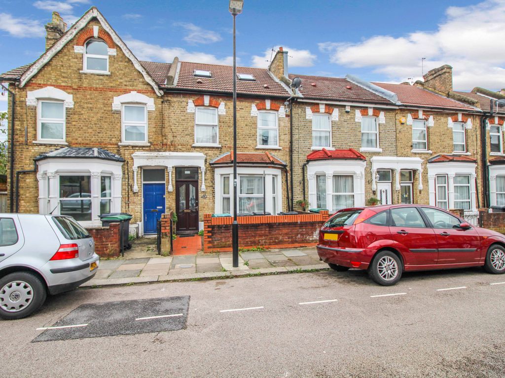 4 bed terraced house for sale in Cheshire Road, London N22, £825,000