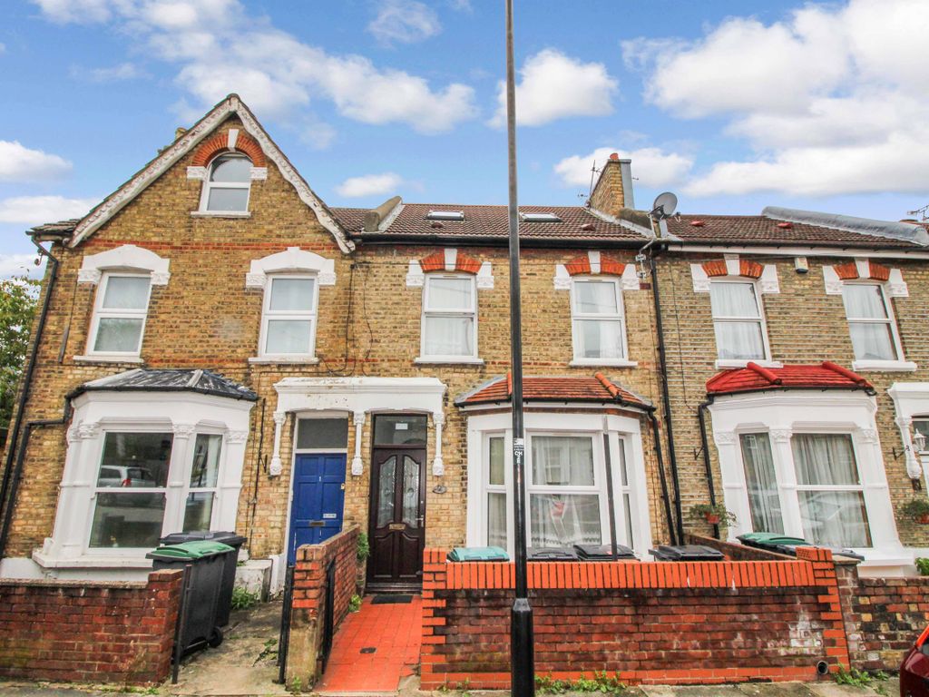 4 bed terraced house for sale in Cheshire Road, London N22, £825,000