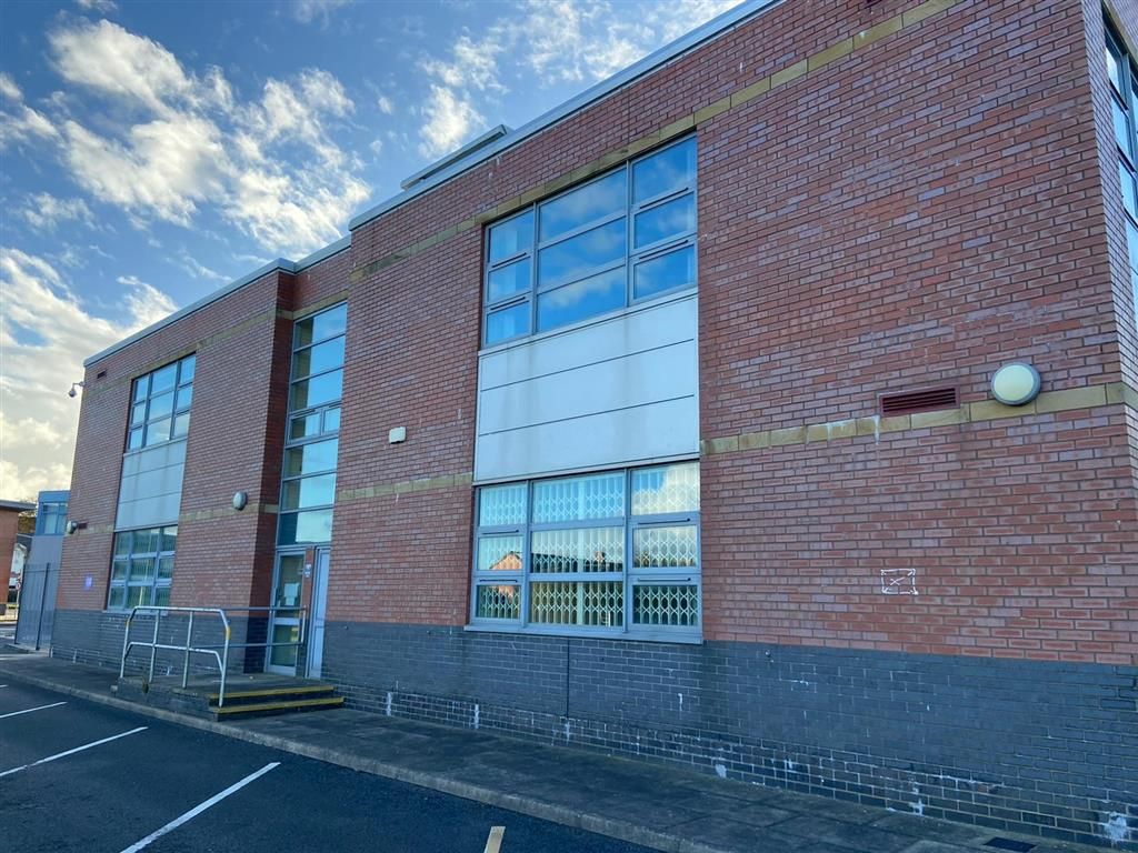 Office to let in Greystone Science Centre, St Mary's College, Blackburn BB1, £67,650 pa
