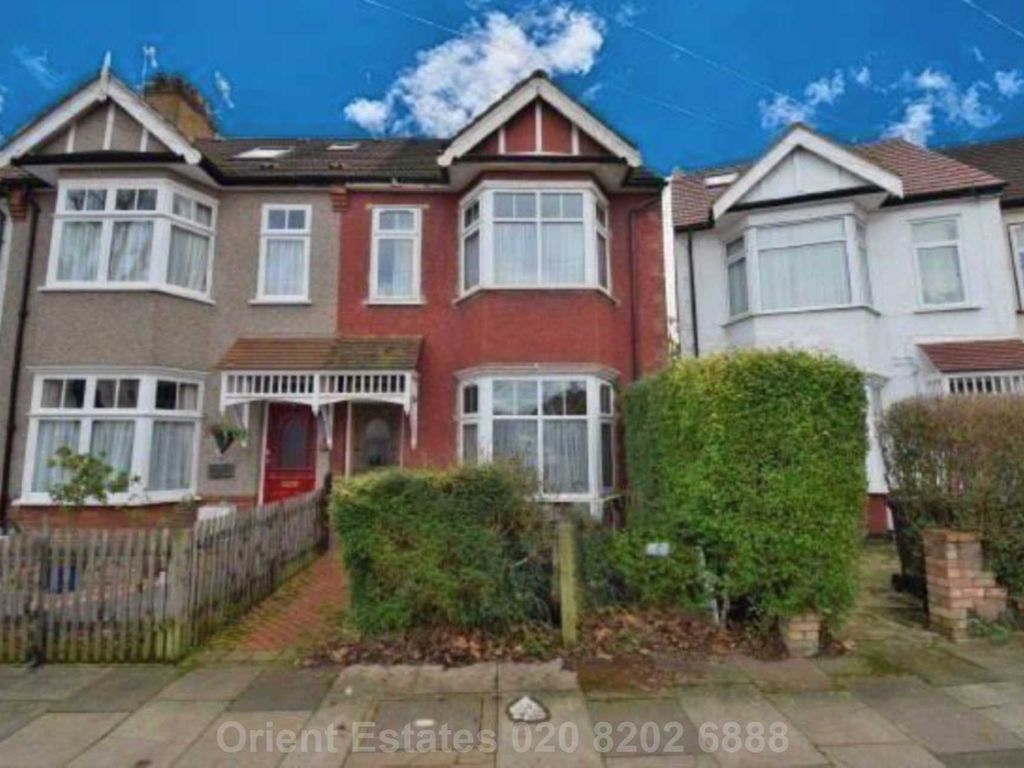 3 bed end terrace house for sale in Babington Road, London NW4, £659,950