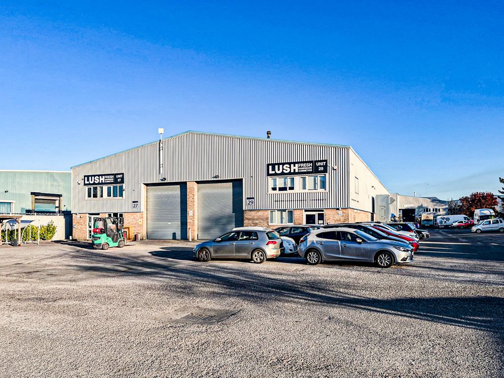 Warehouse to let in Unit 31 Cowley Road, Poole BH17, £34,283 pa