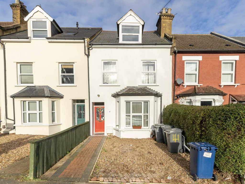 4 bed terraced house for sale in Victoria Road, London NW4, £800,000