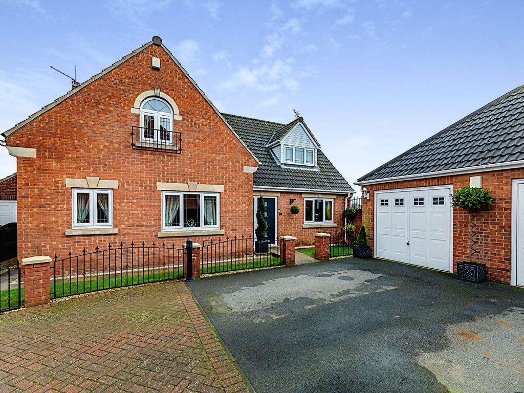 4 bed detached house for sale in Fieldside Court, Rotherham S65, £475,000
