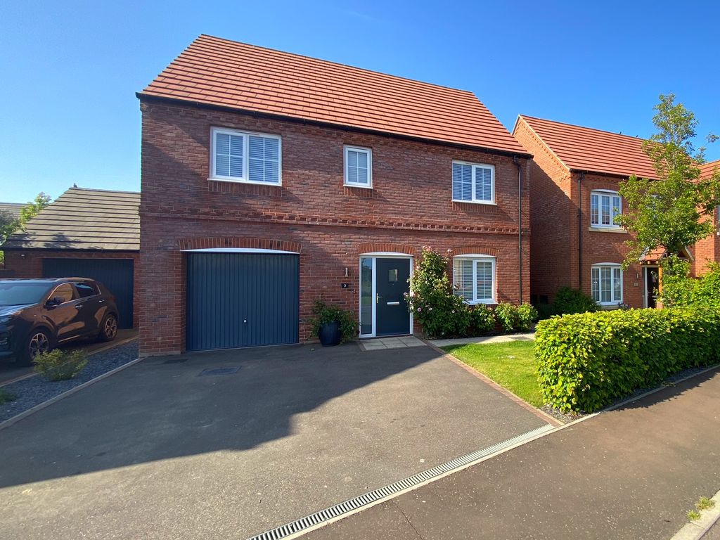 4 bed detached house for sale in Pollywiggle Drive, Swaffham PE37, £400,000