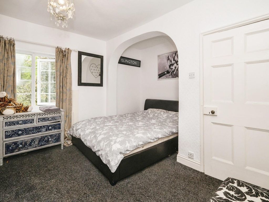 3 bed property for sale in Drayton Lane, Drayton Bassett, Tamworth B78, £775,000