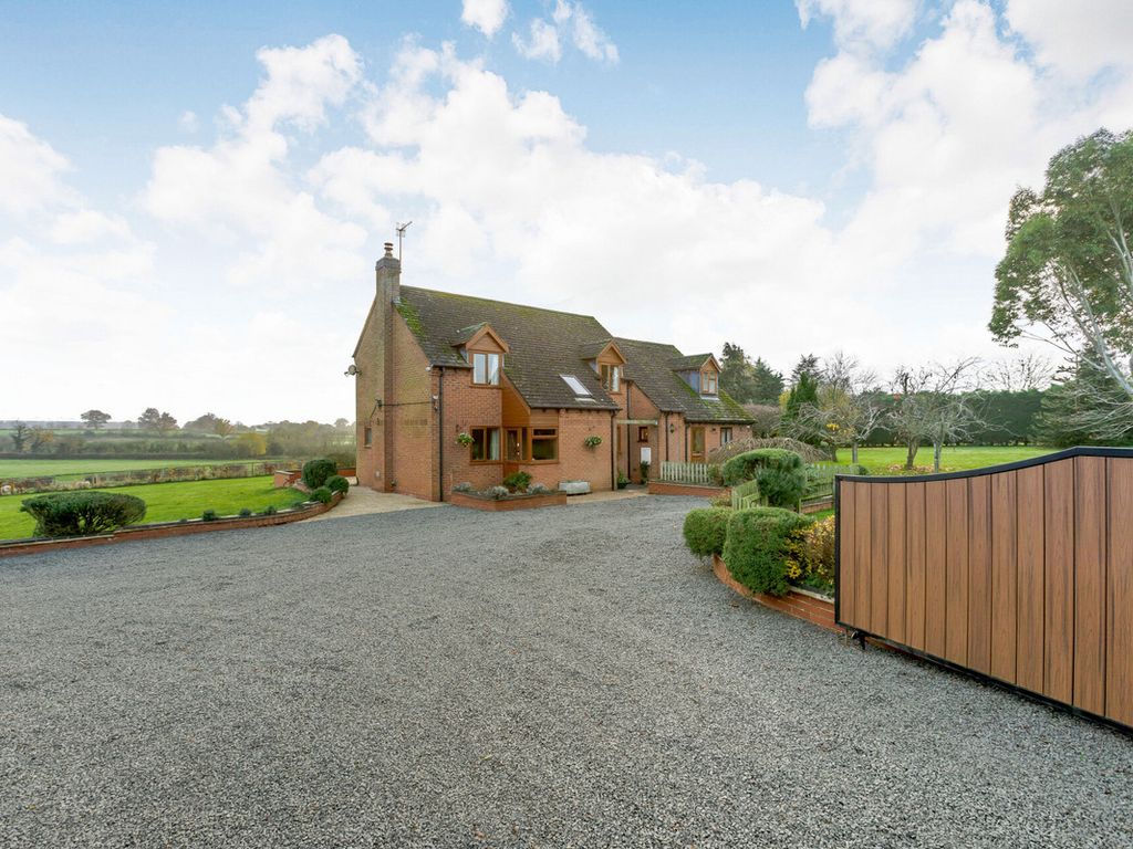 4 bed detached house for sale in Astwood Lane Stoke Prior Bromsgrove, Worcestershire B60, £850,000
