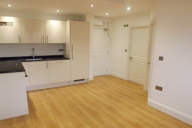 1 bed flat to rent in Swan Court, Hemel Hempstead HP1, £975 pcm